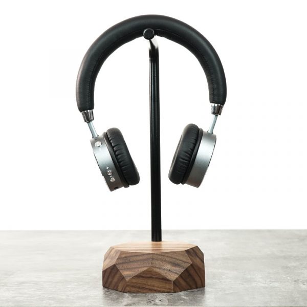 oakywood-headphone-stand-walnut-hout-koptelefoon-hoesie