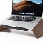oakywood-laptop-stand-hout-walnut-hoesie
