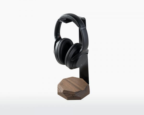 oakywood-2-in-1-koptelefoonstandaard-walnoot-hout-oplader-headphone-stand-and-charger-walnut-hoesie.nl
